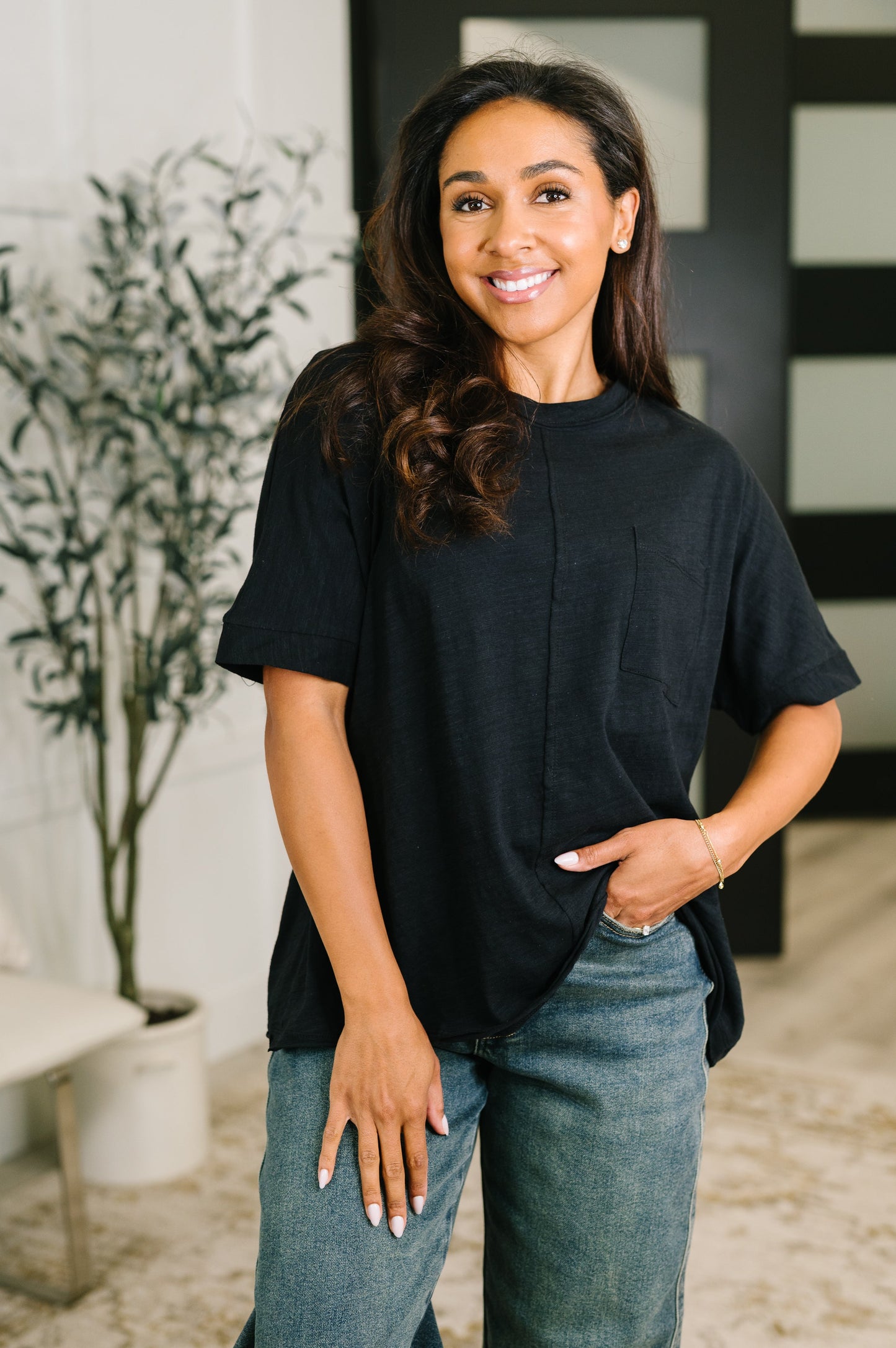 The Layback Relaxed Basic Tee in Black